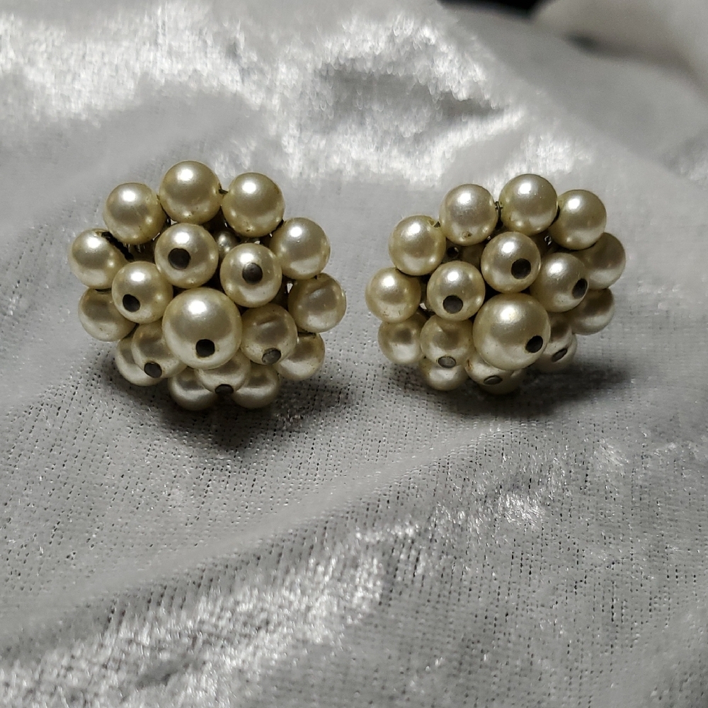 Vintage JAPAN signed Faux Pearl Cluster Clip On Earrings